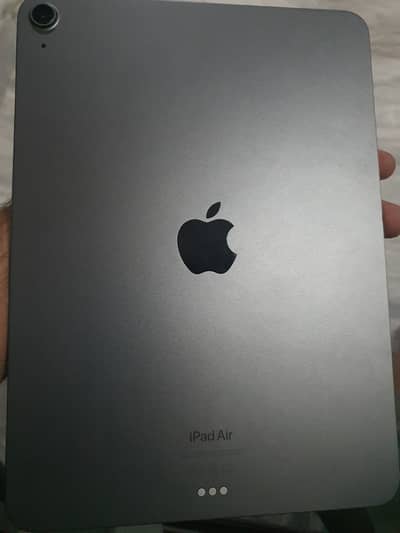 A used Apple iPad Air 5th Generation 64GB used in Itlay in good condit