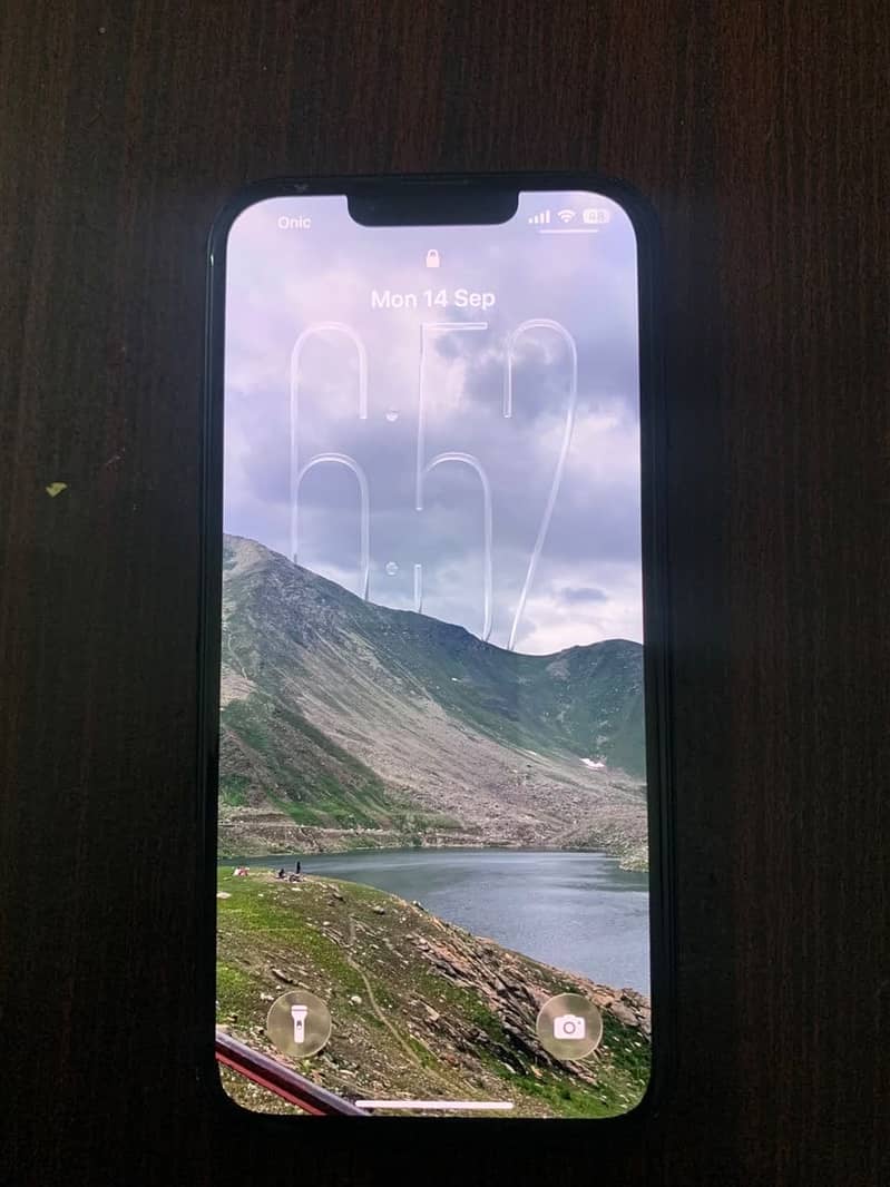 iPhone 16e 0