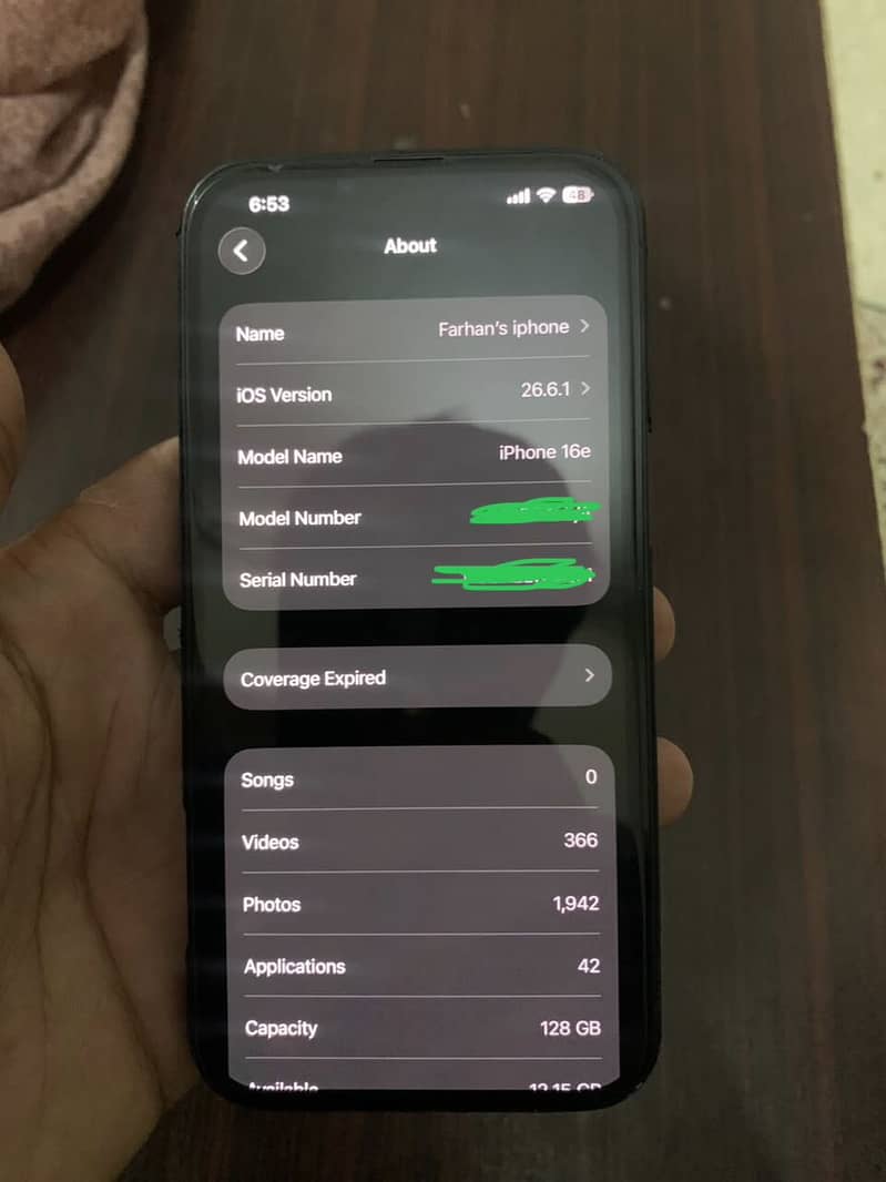 iPhone 16e 4