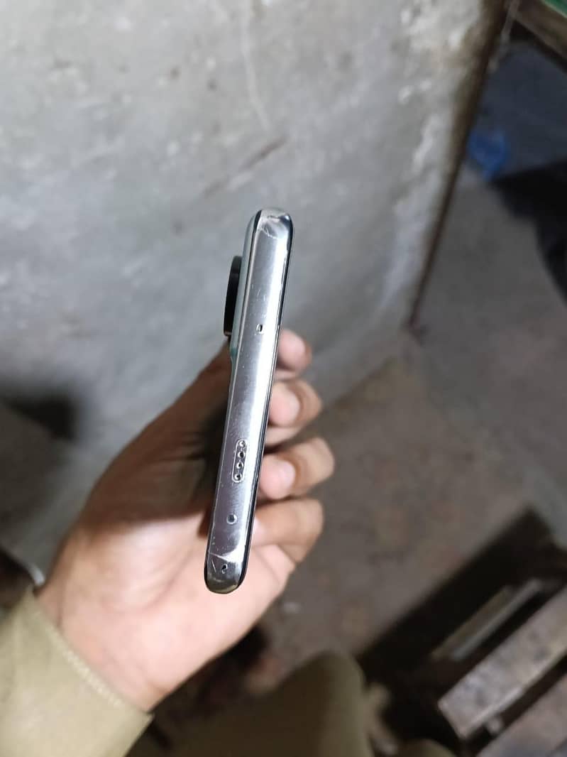Tecno CAMON 40 Pro 4