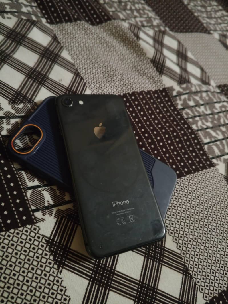 Apple iPhone 8 1