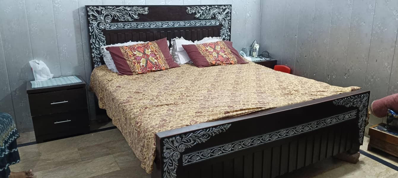 Bed & side table 0