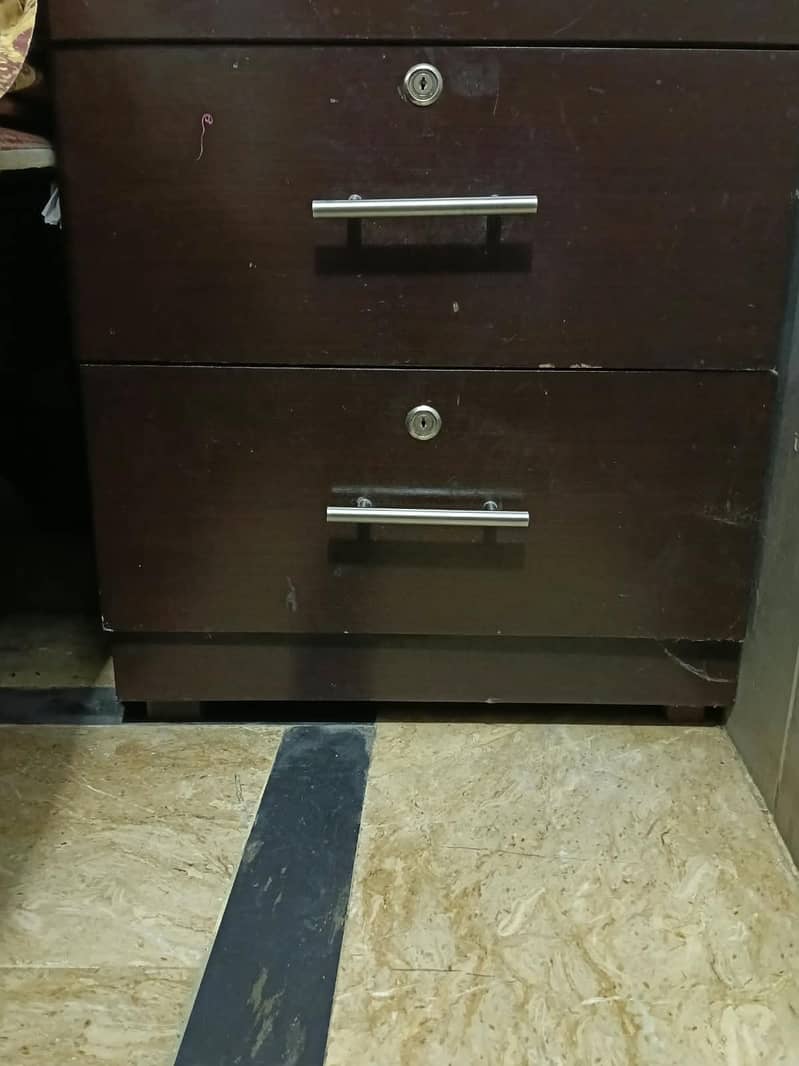 Bed & side table 3