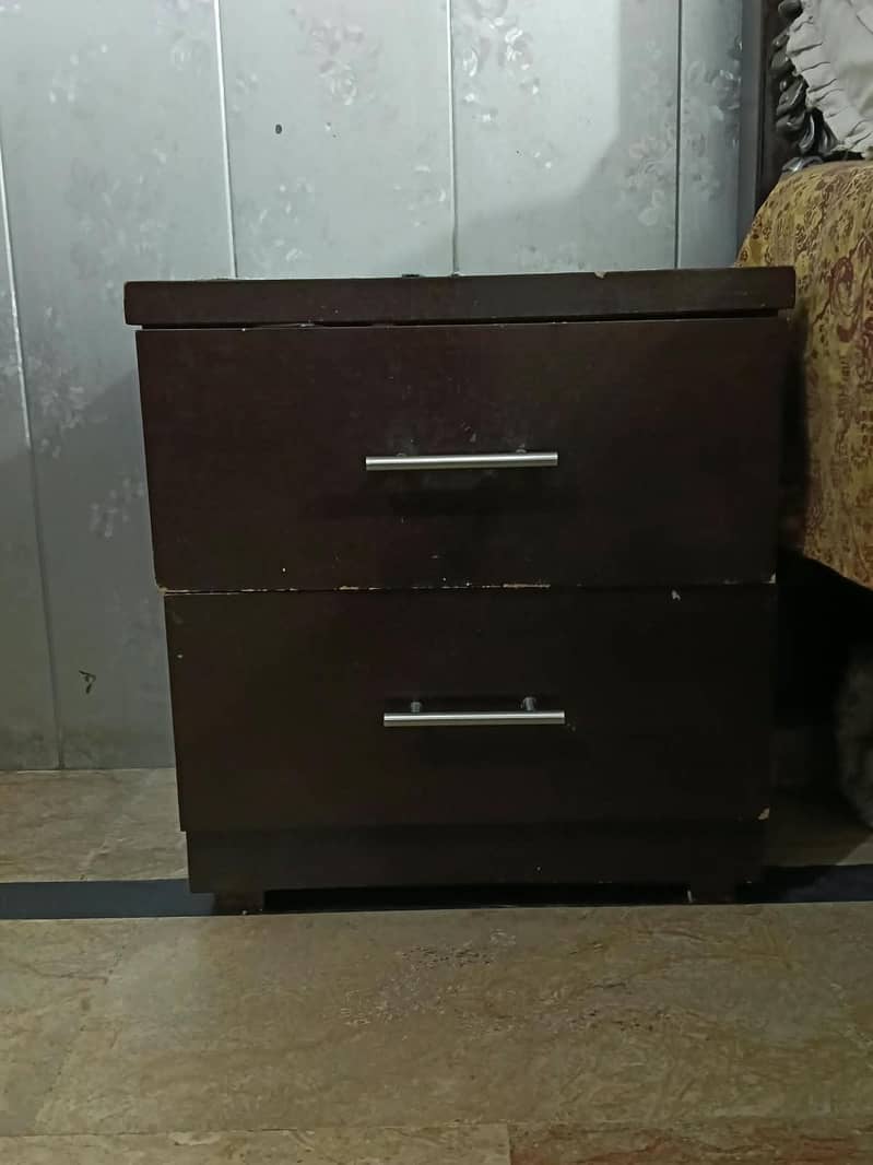 Bed & side table 4