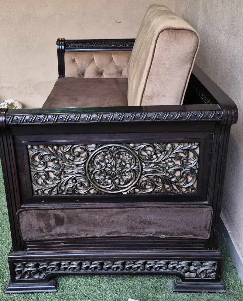 2 seater sofa 0