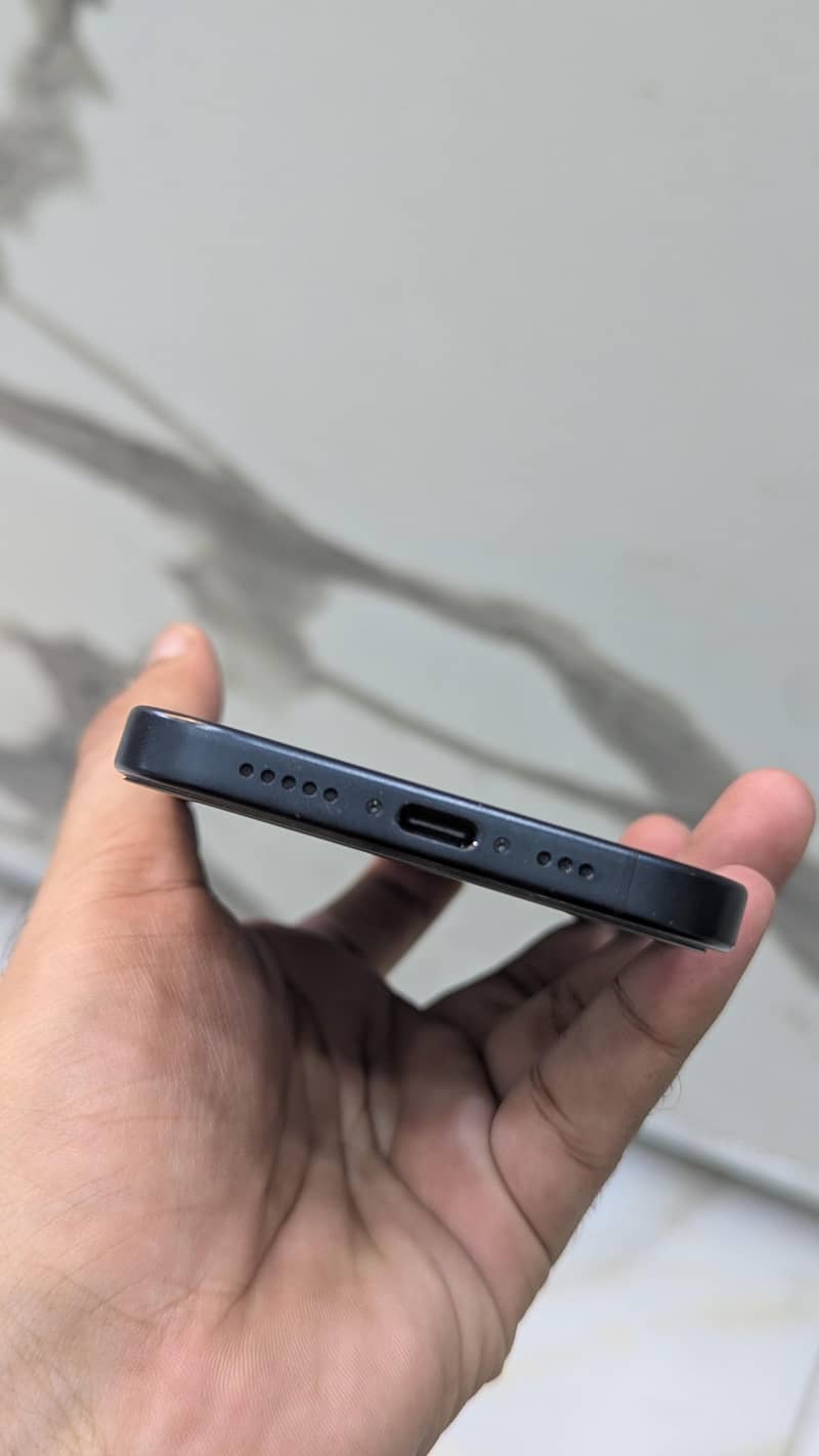Apple iPhone 16 1