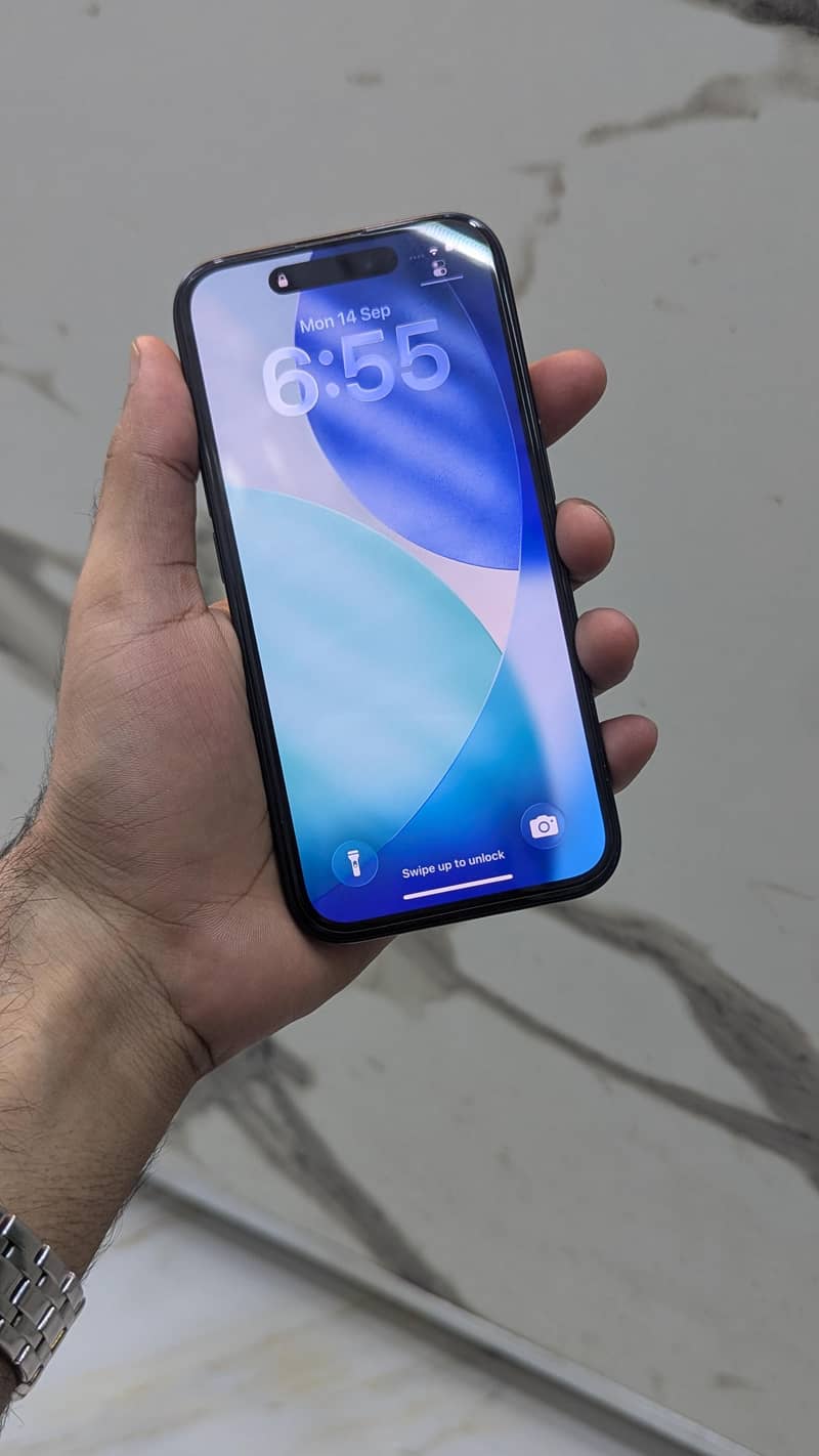 Apple iPhone 16 2