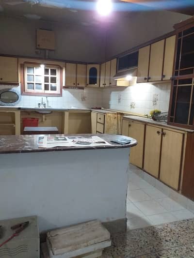 In Gulshan-e-Iqbal - Block 7 Of Karachi, A 1000 Square Yards House Is Available