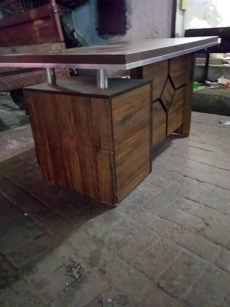 office tabe 4