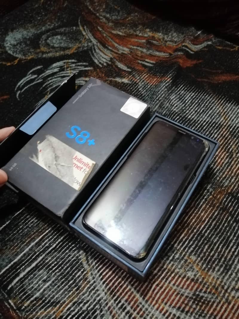 qSamsung Mobile S8 Plus 1