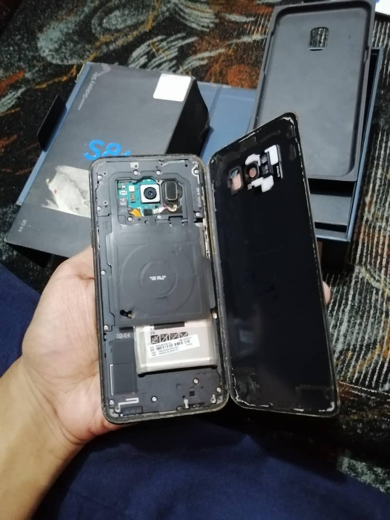 qSamsung Mobile S8 Plus 7
