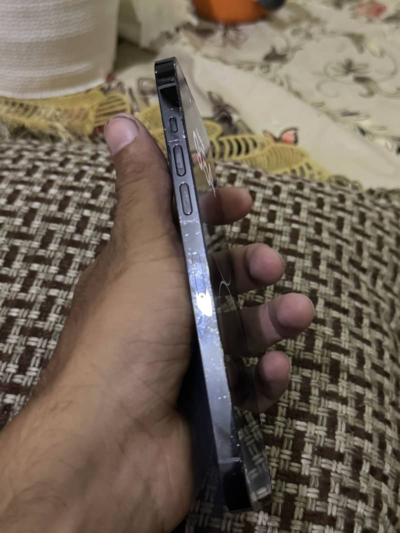 Apple iPhone 14 Pro Max 4
