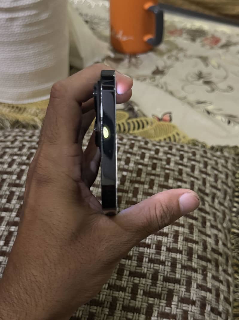 Apple iPhone 14 Pro Max 5