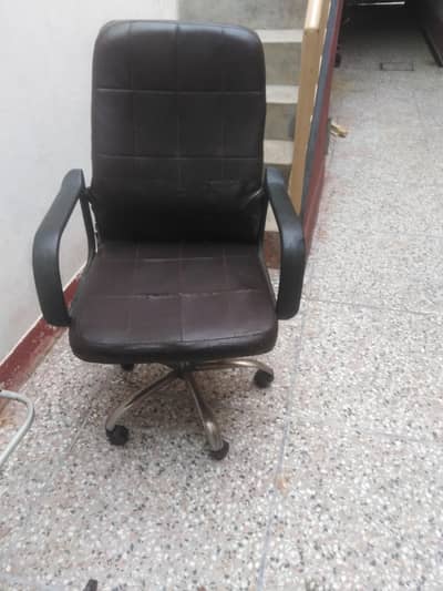 Revolving chair