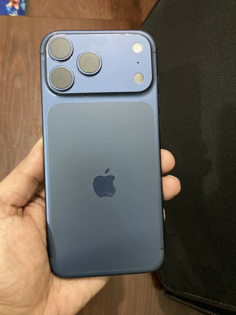 Apple iPhone 17 Pro Max 0