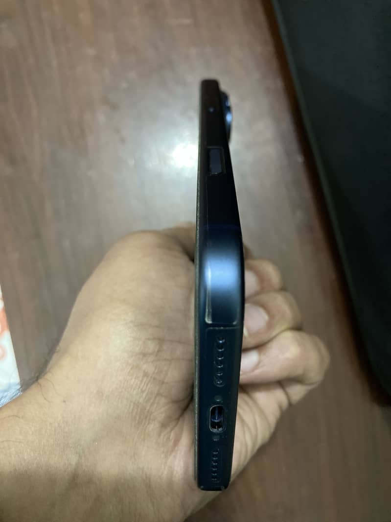 Apple iPhone 17 Pro Max 9