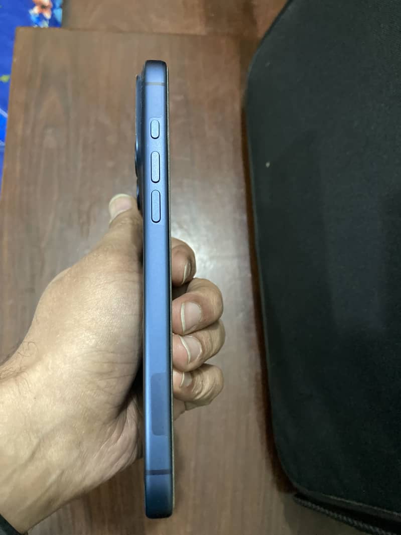 Apple iPhone 17 Pro Max 11