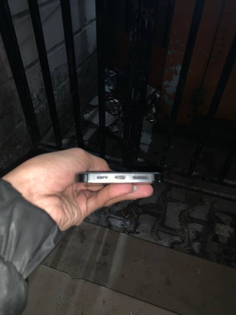 Apple iPhone 14 Pro Max 2