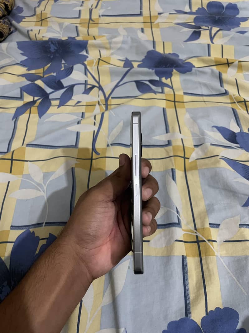 Sharp Aquos r 7 3