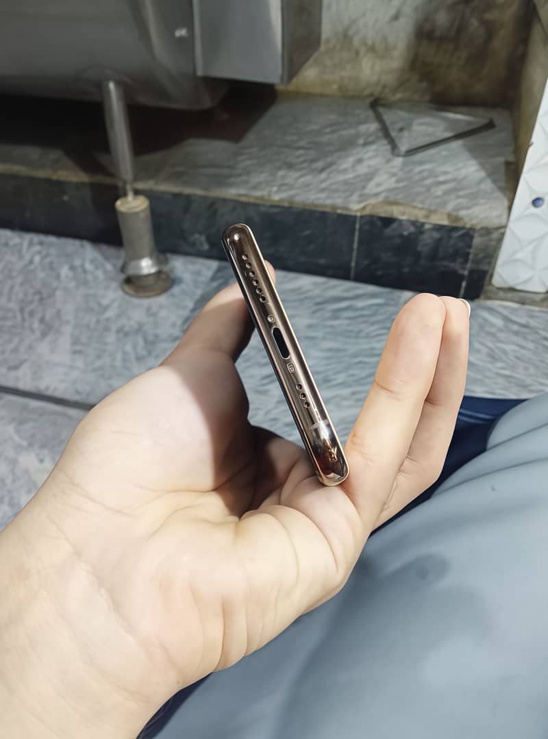 Apple iPhone 11 Pro 6