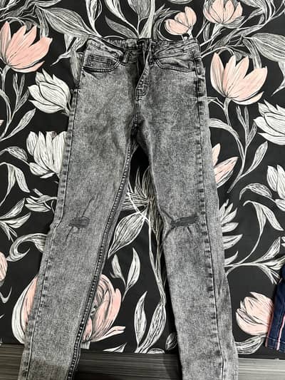 24 waist pants very good condition