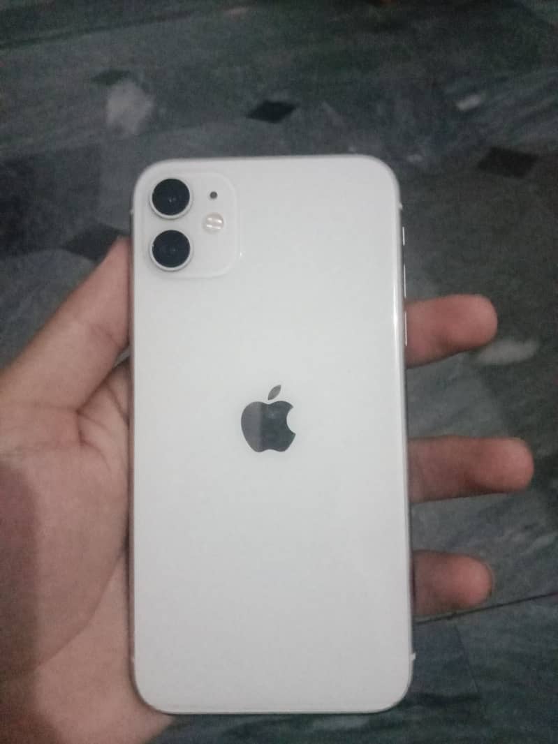 Apple iPhone 11 3