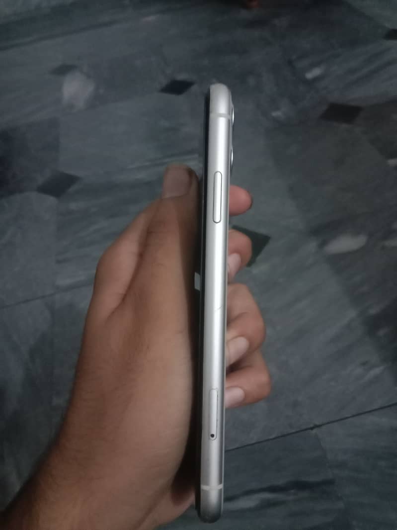 Apple iPhone 11 6