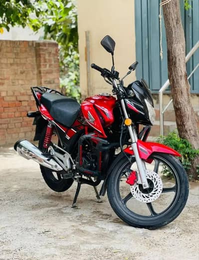 Honda CB150 F