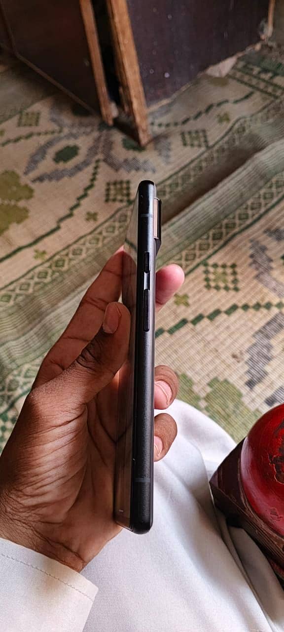 Google Pixel 6 4