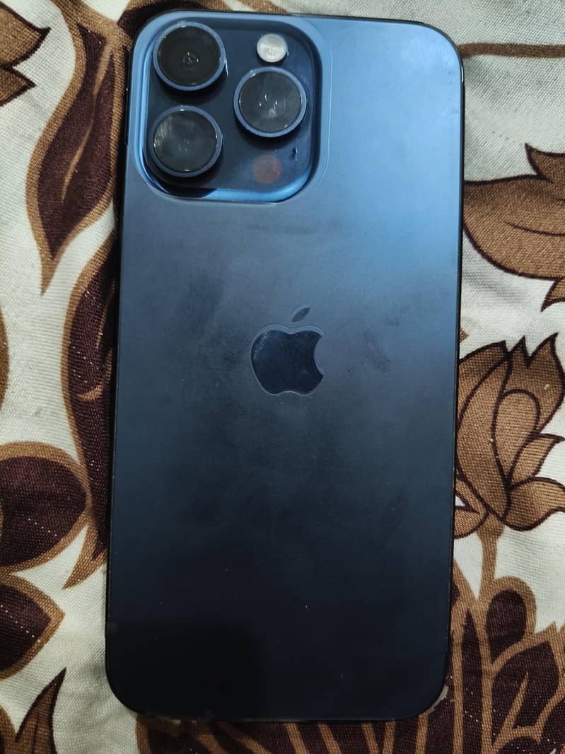 Apple iPhone 15 Pro Max 1
