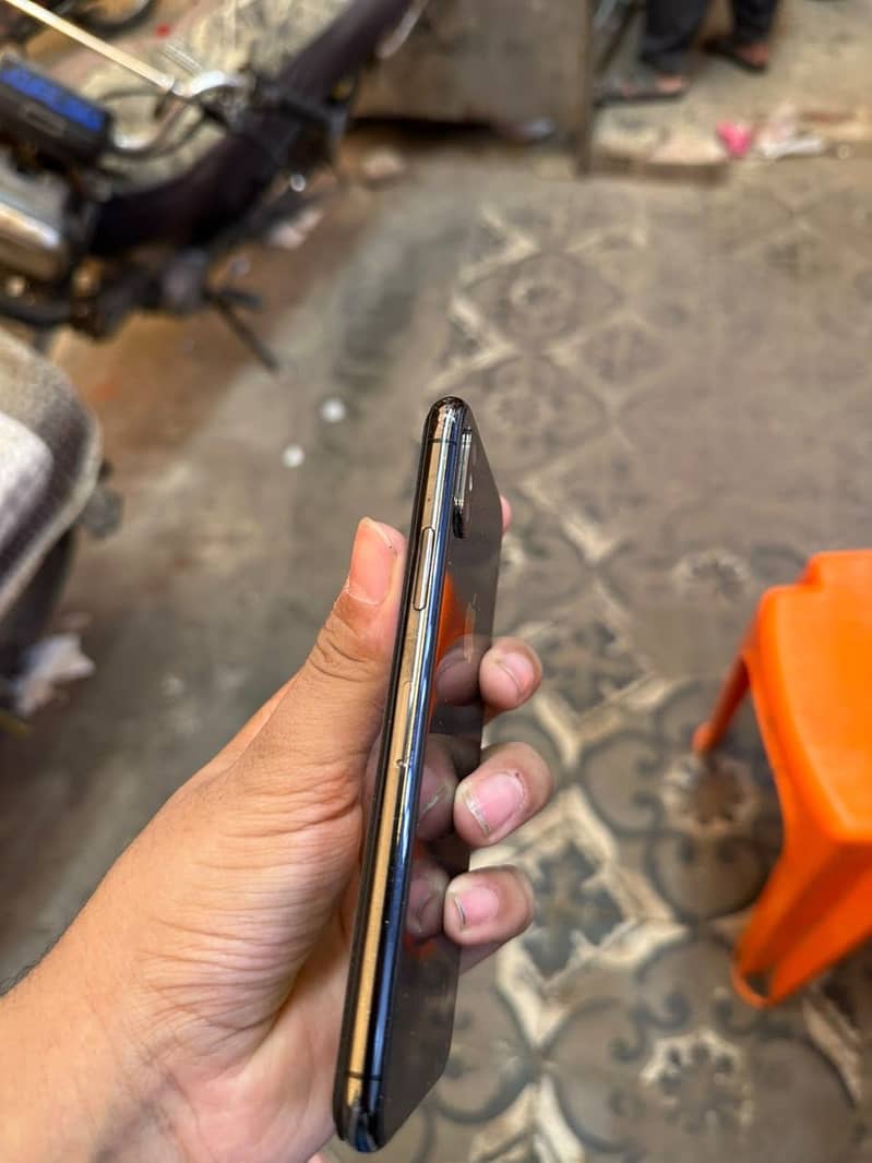 Apple iPhone X 2