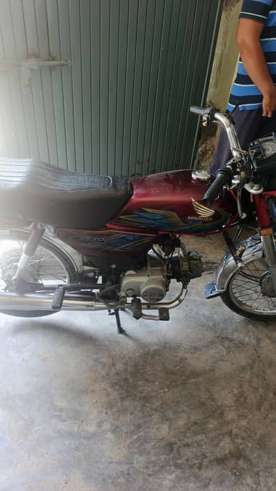 CD 70 motorcycle acchi halat mein hai