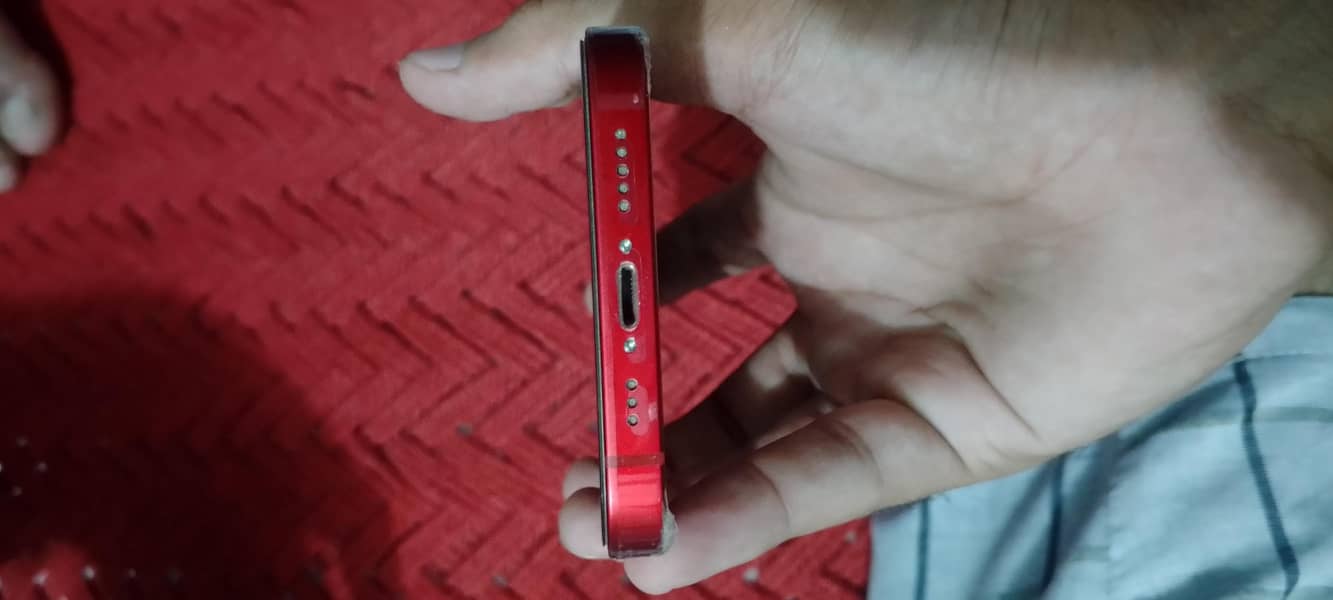 Apple iPhone 13 2