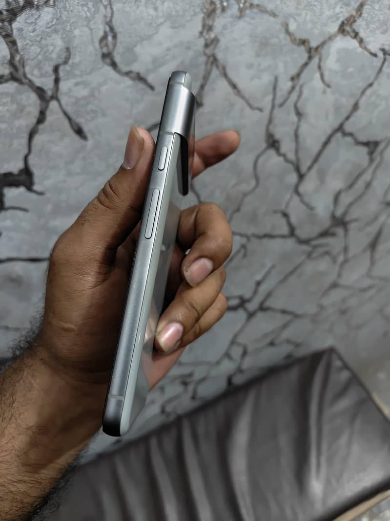 Google Pixel 8 6