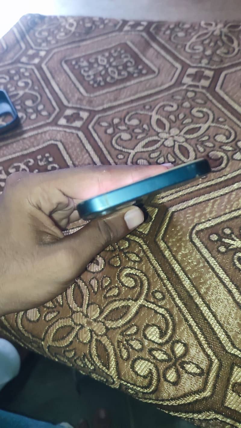 Apple iPhone 12 2