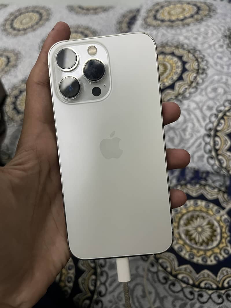 Apple iPhone 13 Pro 2