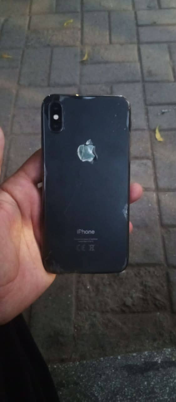Apple iPhone X 5