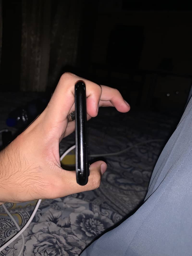 Apple iPhone 7 2