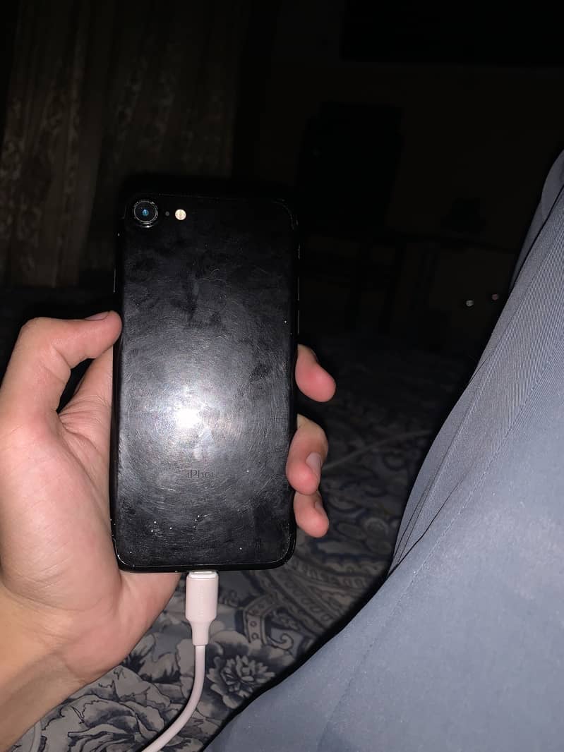 Apple iPhone 7 3