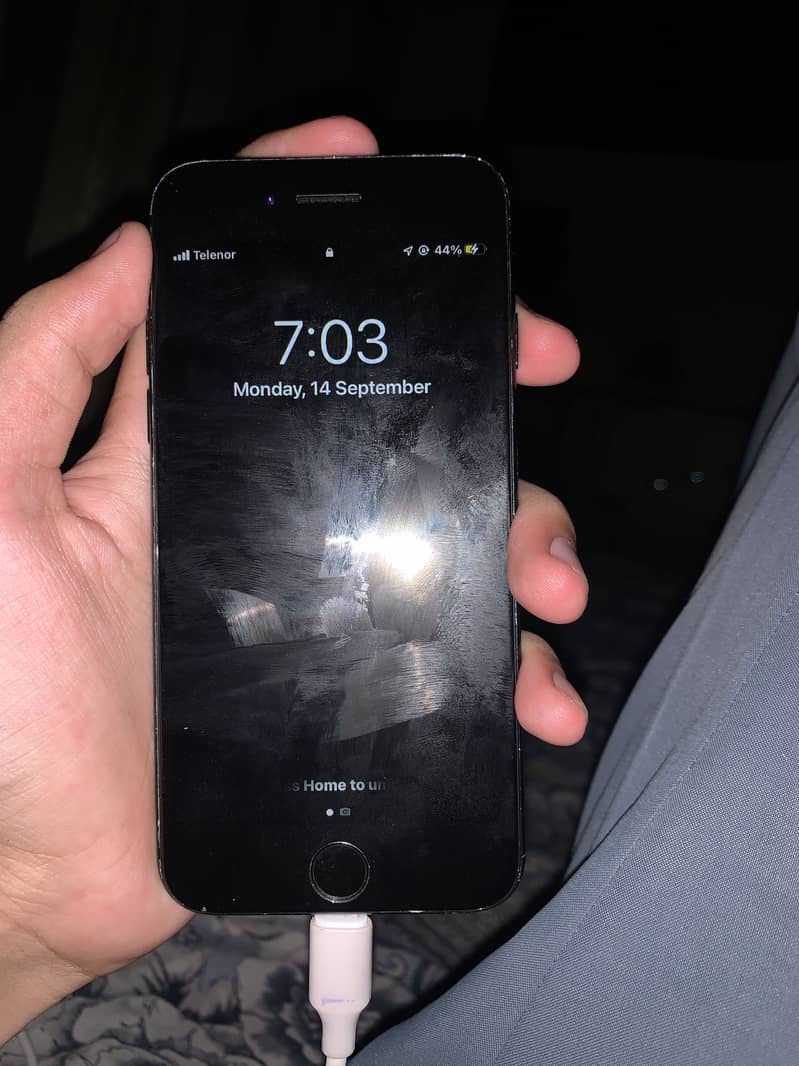 Apple iPhone 7 7
