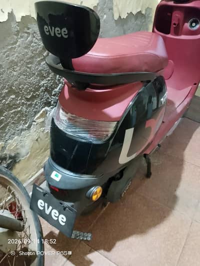 Electric scooty