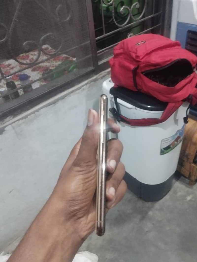 Apple iPhone 11 Pro 3