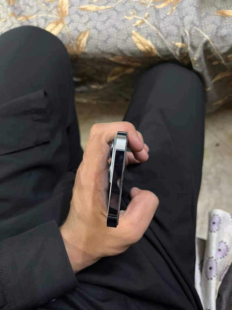 Apple iPhone 13 Pro 2