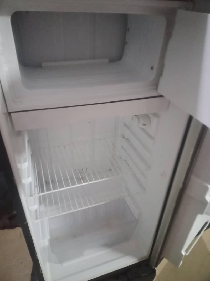 Dawlance mini fridge 2