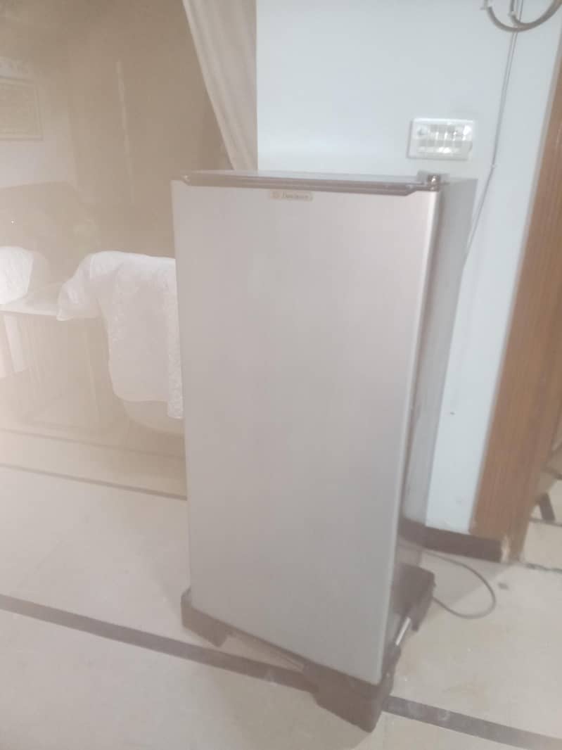 Dawlance mini fridge 4