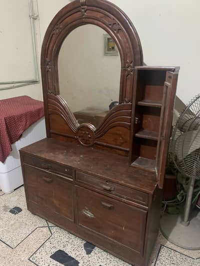Dressing table