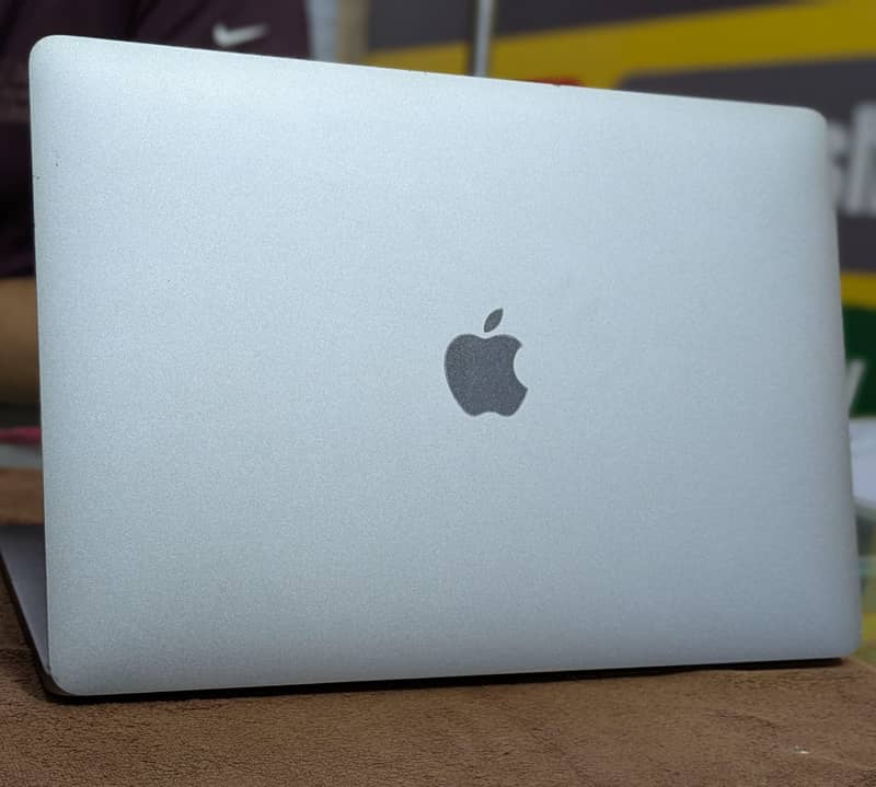 MacBook pro 2017 0