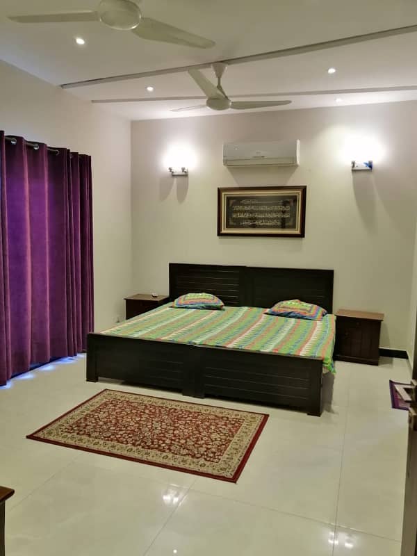 1 Kanal Upper Portion Separate Gate 0
