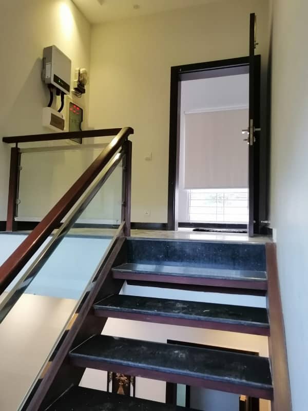 1 Kanal Upper Portion Separate Gate 12