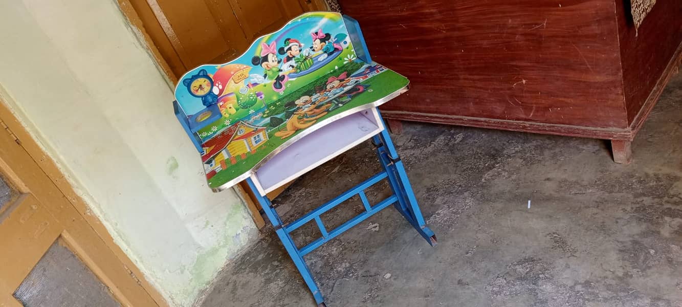 Kids Study Table – Height Adjustable 2